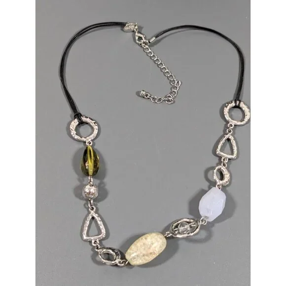 Lia Sophia Green Glass Hammered Silver Tone Triangle Cord Necklace 21 in - Picture 2 of 9